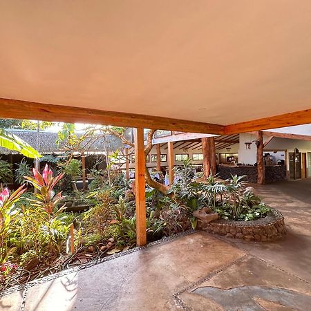 Hotel Hotu Matua By Ei Hanga Roa Bagian luar foto