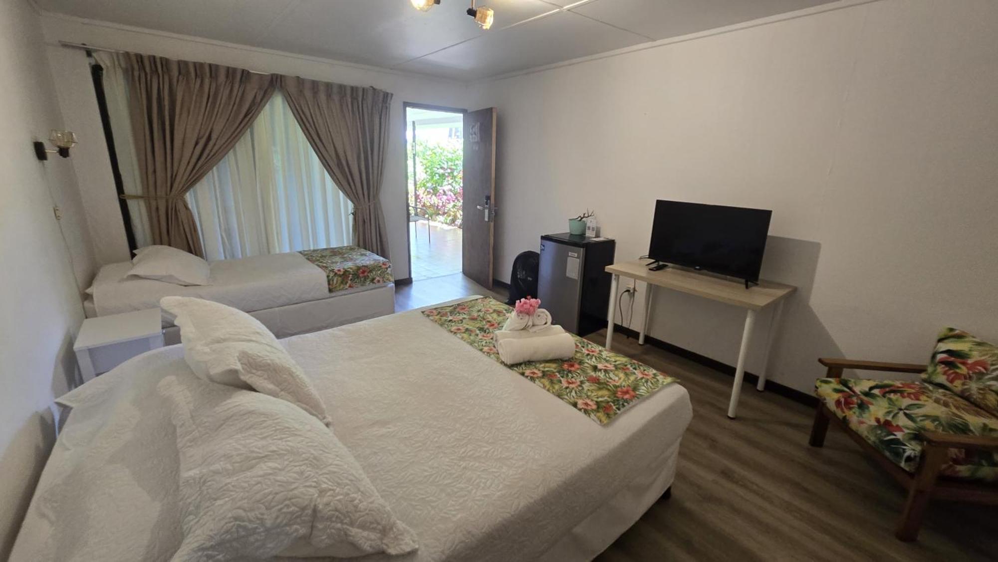 Hotel Hotu Matua By Ei Hanga Roa Bagian luar foto